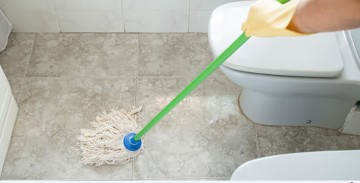 [TIP] Vệ sinh sàn gạch nhà vệ sinh đúng cách, hiệu quả nhất