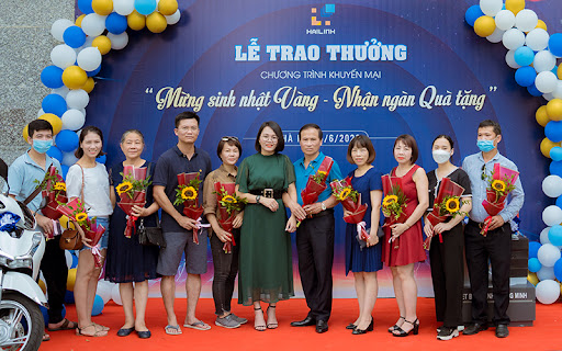 Lễ trao giải mừng sinh nhật vàng nhận ngàn quà tặng của Hải Linh